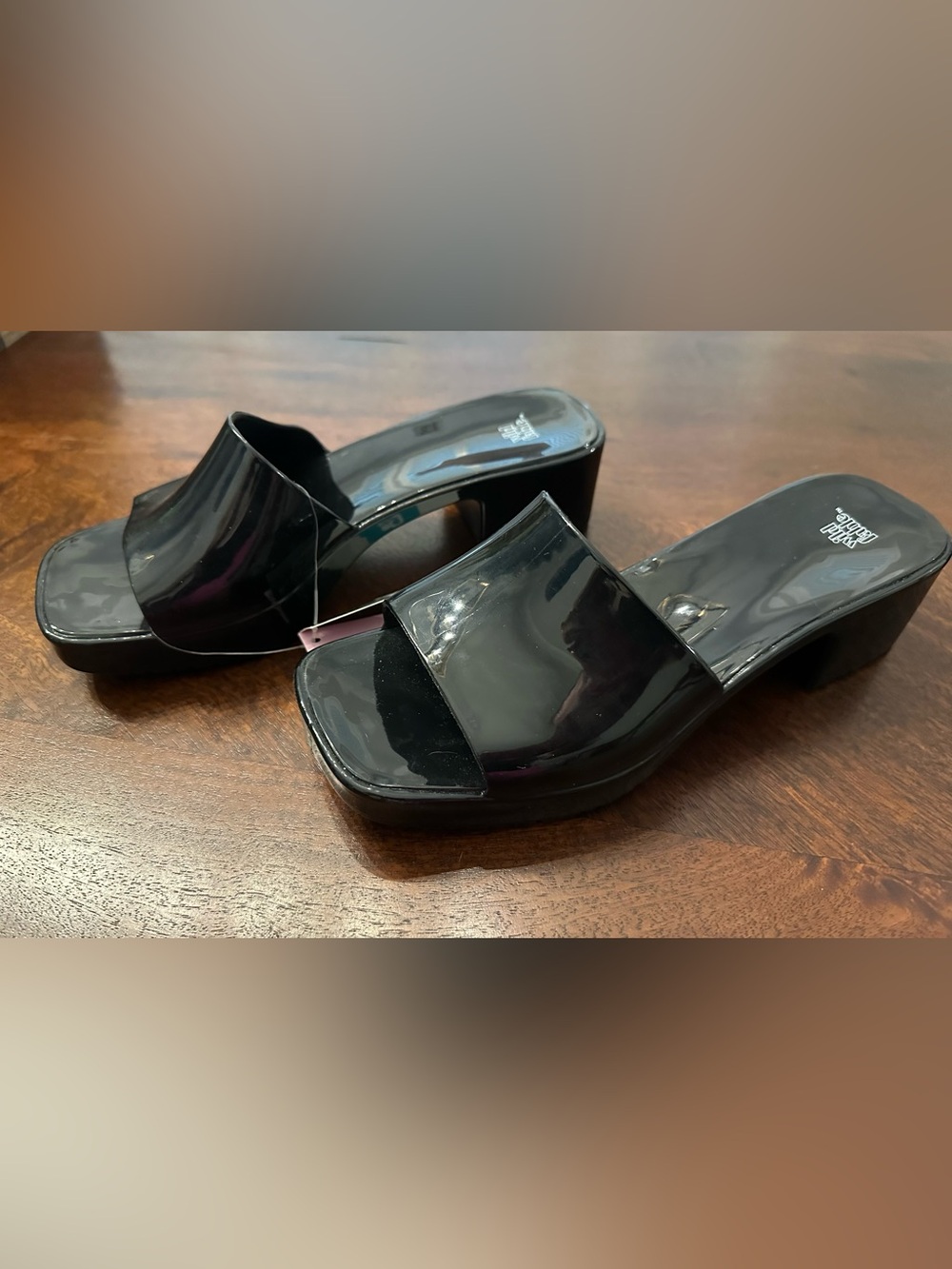 NWT Wild Fable Black Jelly Sandals Size 8